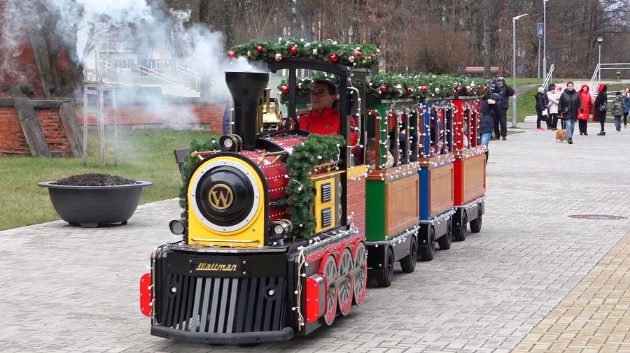 Путешествие на сказочном паровозике в ожидании Рождества (видео) - В Висагинасе