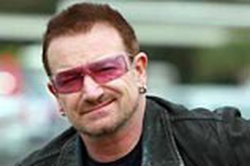 Вокалист U2 предложил бороться с интернет-пиратством китайскими методами
