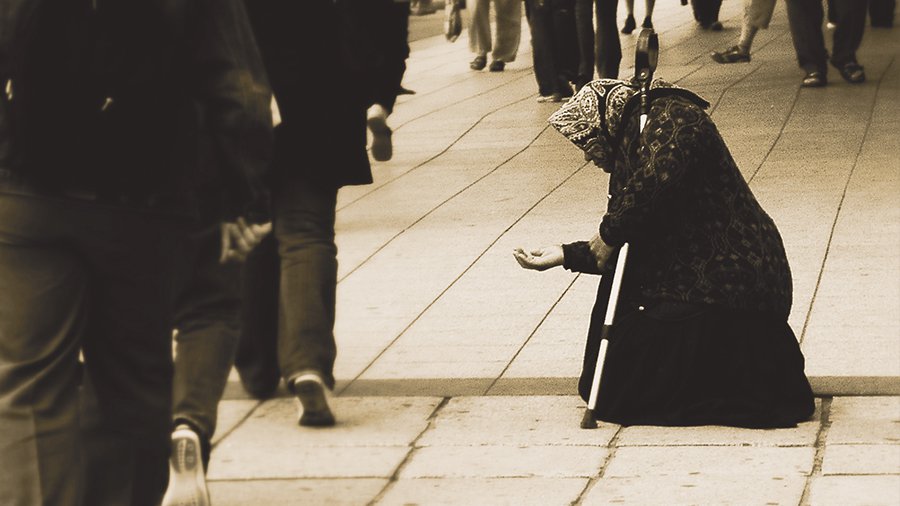 В Риге избавились от назойливых нищих - Литва и страны Балтии