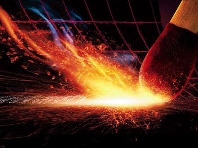 Во Франции сбылась мечта: запретили рекламу - В Мире