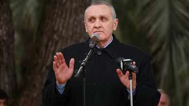 Президент Абхазии согласился уйти в отставку