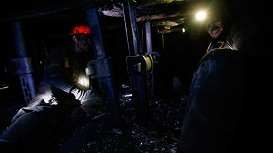 Вооруженные люди захватили четыре шахты в Луганской области - В Мире