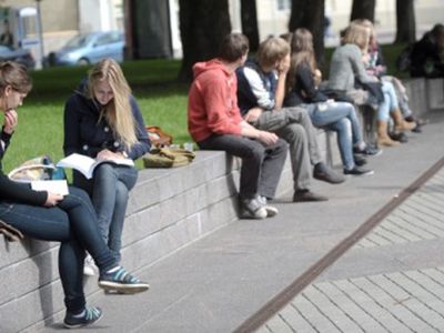 Kasmet daugėja abiturientų, kurie renkasi studijas užsienyje - Lietuva ir Baltijos šalys