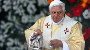 Папа Римский Бенедикт XVI отрекается от престола