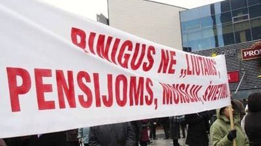 «Будем протестовать неделю, месяц, два, пока они не сдадутся»: фоторепортаж с акции протеста против властей Вильнюса - Литва и страны Балтии