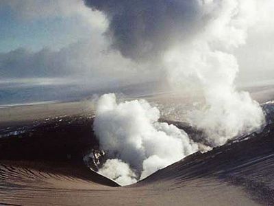 Пепел от вулкана Гримсвотн накроет континентальную Европу к 26 мая - В Мире