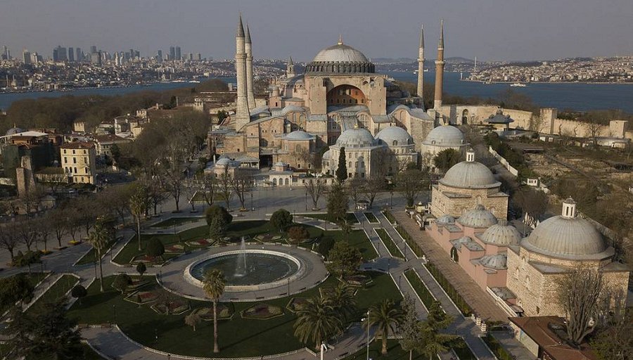 Собор Святой Софии разрешили превратить в мечеть - В Мире