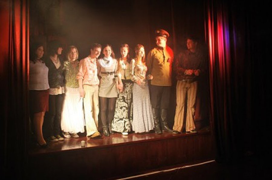 Liepsnojančio židinio teatro trupė kviečia į spektaklį - Visagine