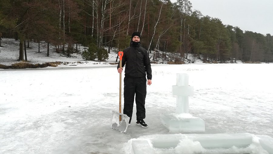 Разрушенные вандалами кресты у крещенской купели восстановлены (фотогалерея) - В Висагинасе