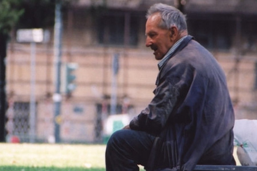 Одиноким литовским старикам придется оплачивать социальную помощь - Литва и страны Балтии