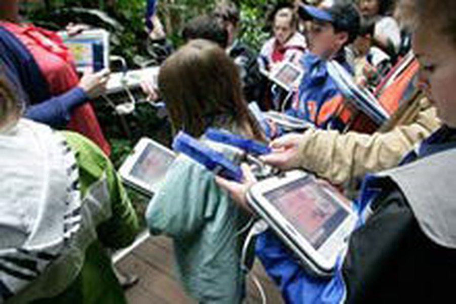 Компания Intel выпустила свой вариант мобильного компьютера для школьников - IT новости