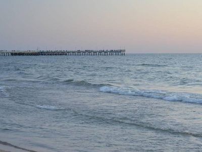 В Литве закрыли балтийские пляжи Клайпеды из-за загрязнения нефтью прибрежных вод - Литва и страны Балтии