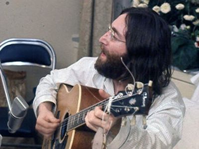 Мир отмечает 70-летие со дня рождения Джона Леннона  - Культурные и спортивные мероприятия