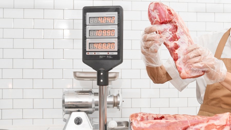 Жители Литвы в последние дни перед введением изоляции штурмуют магазины в Сейнах - Литва и страны Балтии