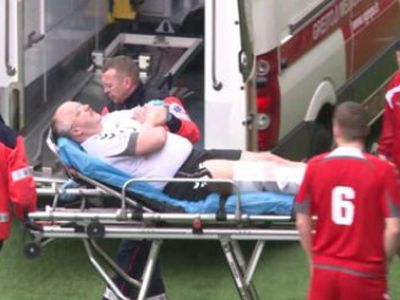 Министр обороны Литвы сломал ногу на футбольном матче - Культурные и спортивные мероприятия