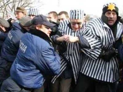 Латвия – Европа: СС – на площади, русские – в тюрьме - В Мире