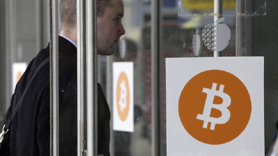 Курс биткойна обрушился почти на 30% от исторического максимума - Экономика и бизнес