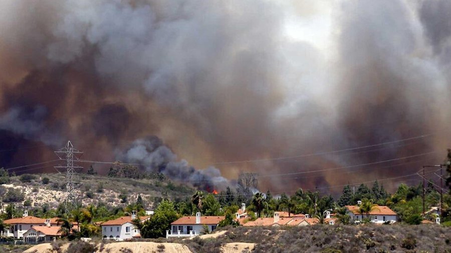 В Калифорнии из-за природных пожаров эвакуированы более 40 тысяч человек - В Мире