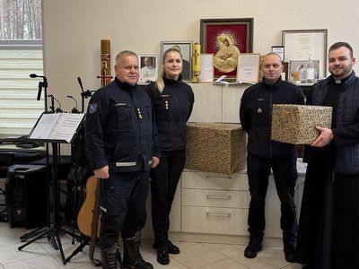 Пожарные Висагинаса присоединяются к инициативе «Щедрая корзина» "Caritas" – приглашают присоединиться и вас! - В Висагинасе