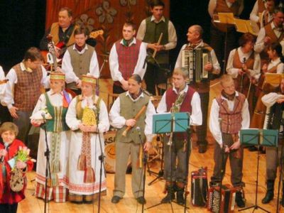 Висагинская капелла народной музыки «Linksmuolė» — первая в регионе  - В Висагинасе