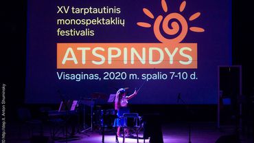 Priešinimasis dabarties grėsmėms atsigręžiant į praeitį: įspūdžiai iš XV monospektaklių festivalio „Atspindys“ (nuotraukos)