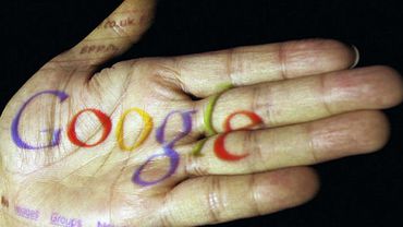 Google празднует десятилетие, обещая потопить Microsoft 