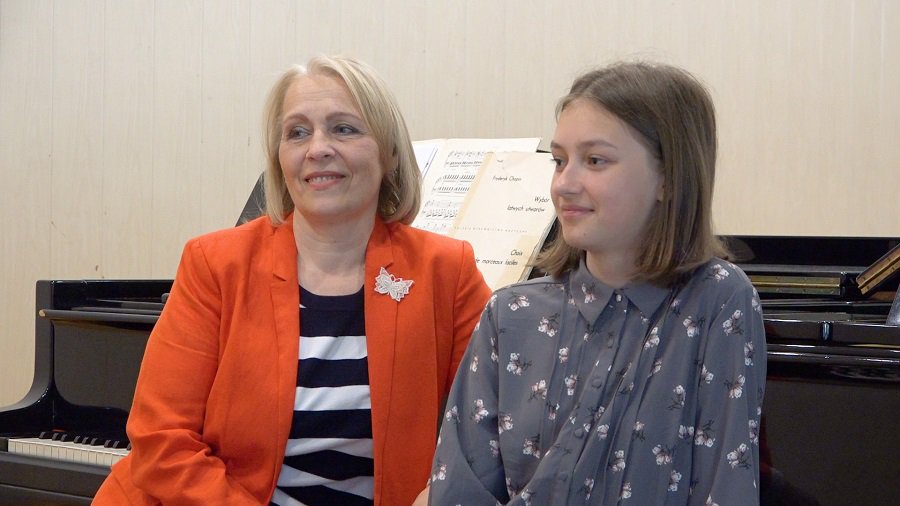Интервью с юной пианисткой Марией Калениченко и ее педагогом Кариной Гуриной (видео) - В Висагинасе