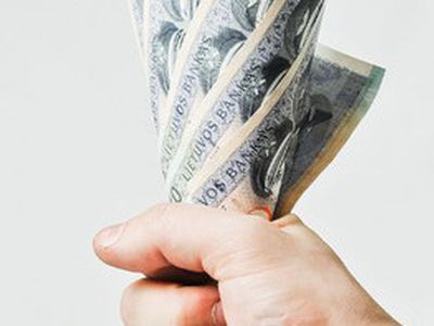 Минималку повышать не будут, чтобы не росло число безработных
                                                      - Литва и страны Балтии