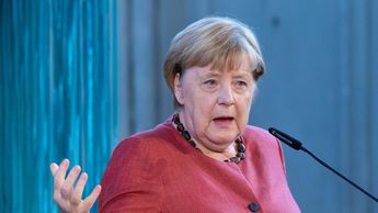 СМИ: Меркель заявила, что Польша и страны Балтии мешали переговорам с Путиным