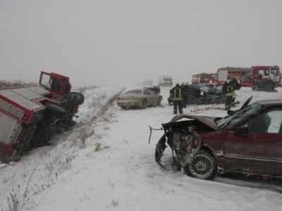 Po tragiškos avarijos vėl diskutuojama apie papildomus mokymus pradedantiems vairuotojams - Lietuva ir Baltijos šalys