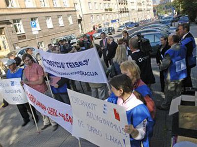 Профсоюзы Литвы протестуют против либерализации трудовых отношений - Литва и страны Балтии