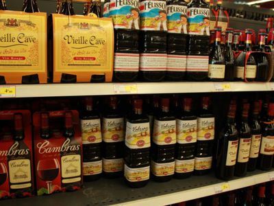 Почему не стоит покупать вино в нестеклянной таре - Наука и здоровье