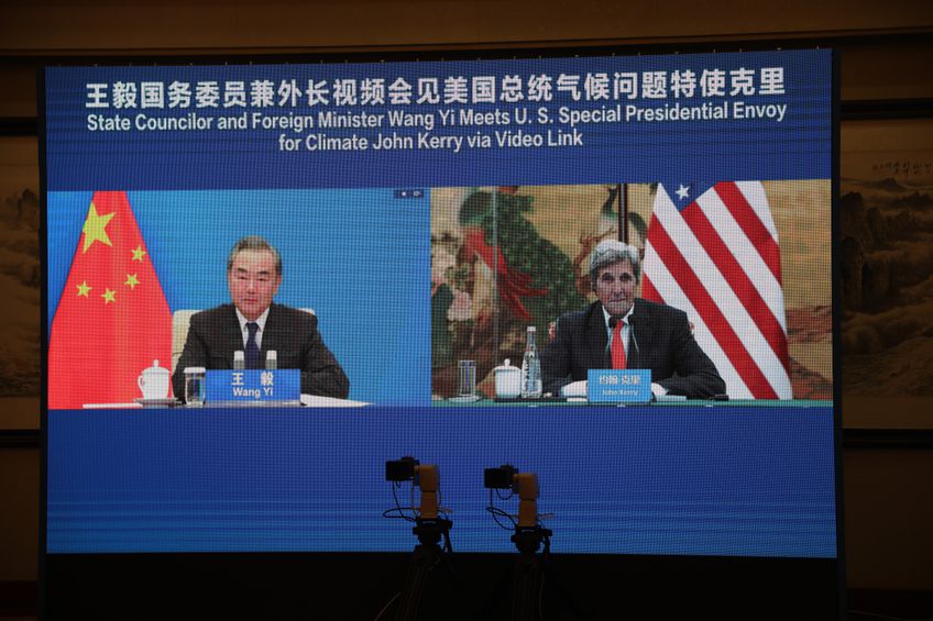 Kinija ragina JAV numalšinti dvišalę įtampą, siekiant skirti dėmesio klimato kaitai