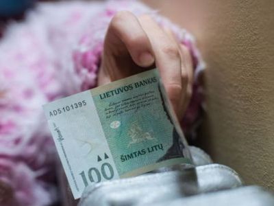 Начало отопительного сезона: жители расплачиваются, а бюджетные учреждения греются в долг - Литва и страны Балтии