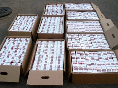 Польский водитель пытался ввезти в Литву 9 тыс. пачек контрабандных сигарет

                                                                 - Происшествия и криминал