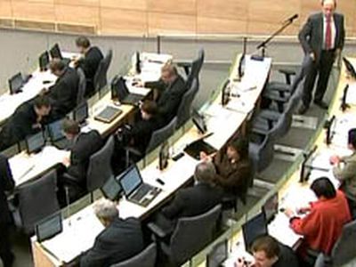 Снижение пенсий прошло в первом чтении  - Литва и страны Балтии