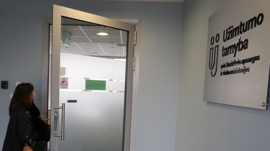 Сейм одобрил поправки к Закону о занятости - Литва и страны Балтии