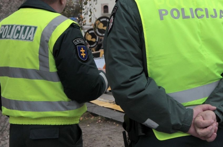 СМИ Литвы: Полицию покидают настоящие профессионалы, а замены им нет

                                