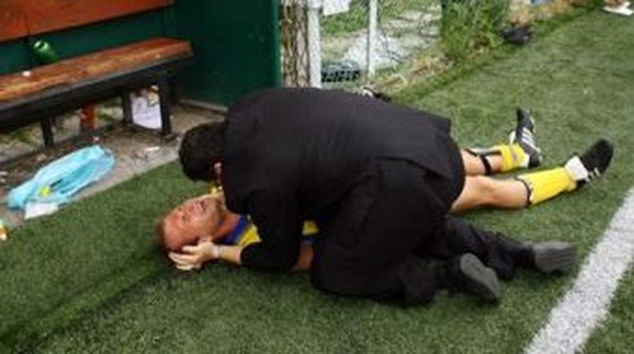 В футболе вводят «голубые карточки» - Хобби, отдых и развлечения