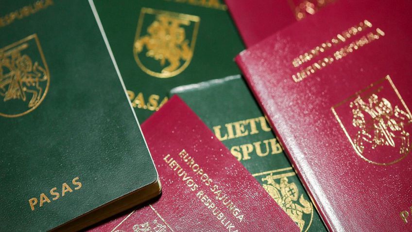 В субботу прекращают действовать последние "зеленые" литовские паспорта