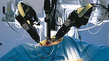 Японцы создали робота-хирурга