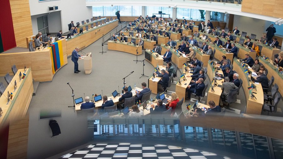 Предлагается отменить возможность проживать в гостинице Сейма парламентариям, имеющим жилье в Вильнюсе - Литва и страны Балтии