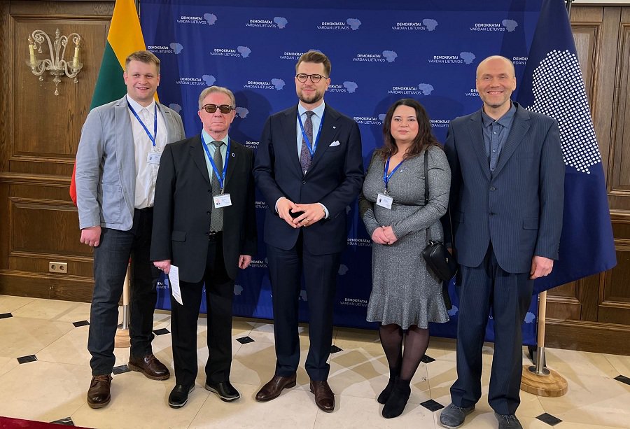 Демократы Висагинаса: о партийном съезде и открытых дверях (фотогалерея) - В Висагинасе