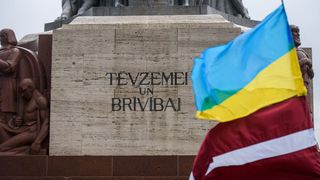 Как Латвия и Литва принимают украинцев-военных беженцев: цифры и факты