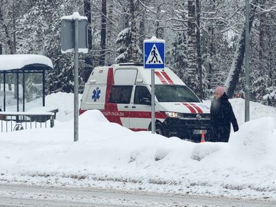 На улице Тайкос на пешеходе сбита женщина - Происшествия и криминал