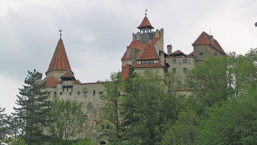 Замок Дракулы в Румынии стал центром вакцинации от коронавируса
