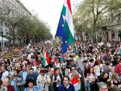 В Будапеште прошли протесты против Виктора Орбана - В Мире
