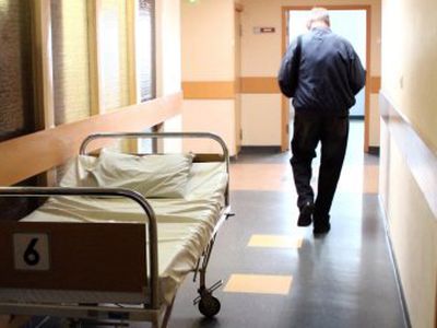 Куда исчезают деньги, выделяемые государством на уход за больными?
 

 - Наука и здоровье