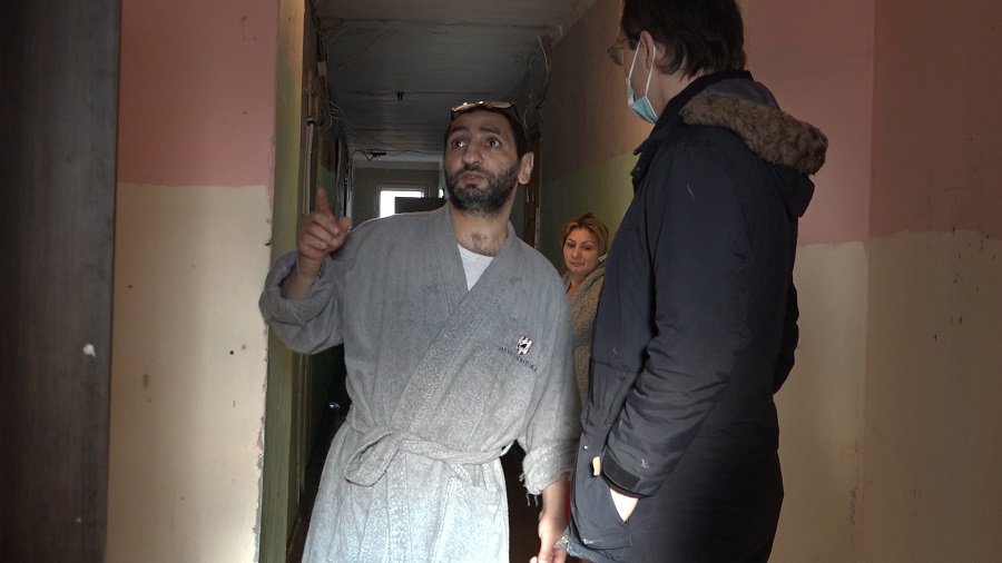 Представителям цыган в Висагинасе помогают добровольцы из Вильнюса (видео) - В Висагинасе