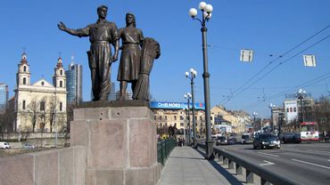 Литовский политик призывает не ремонтировать советские скульптуры в Вильнюсе